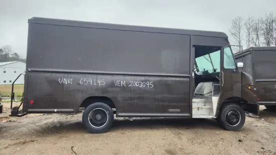 Picture of 2001-freightliner-mt55-chassis-truck-delivery